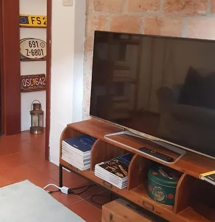 House On The Hills, 10 Minutes From Center Apartman