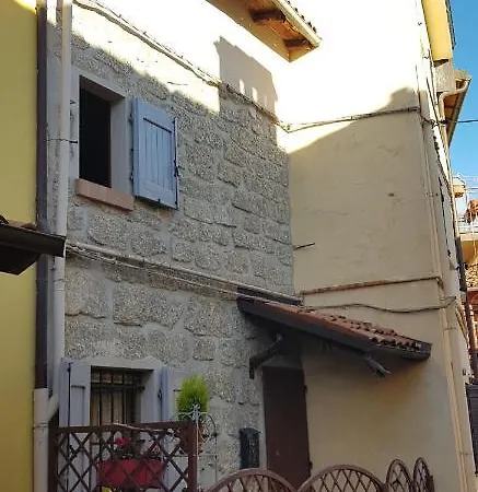 House On The Hills, 10 Minutes From Center Apartman *